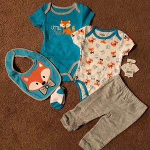 Baby outfit, onsies, bib, socks and pants 3/6 mo